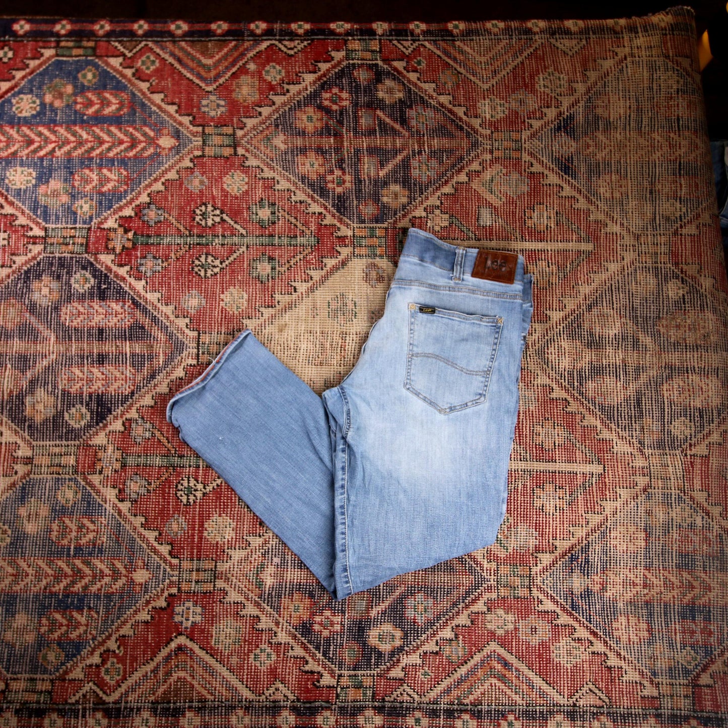Lee W34 L28 Straight Leg Relaxed Fit Classic Ripped Style Blue Denim Jeans