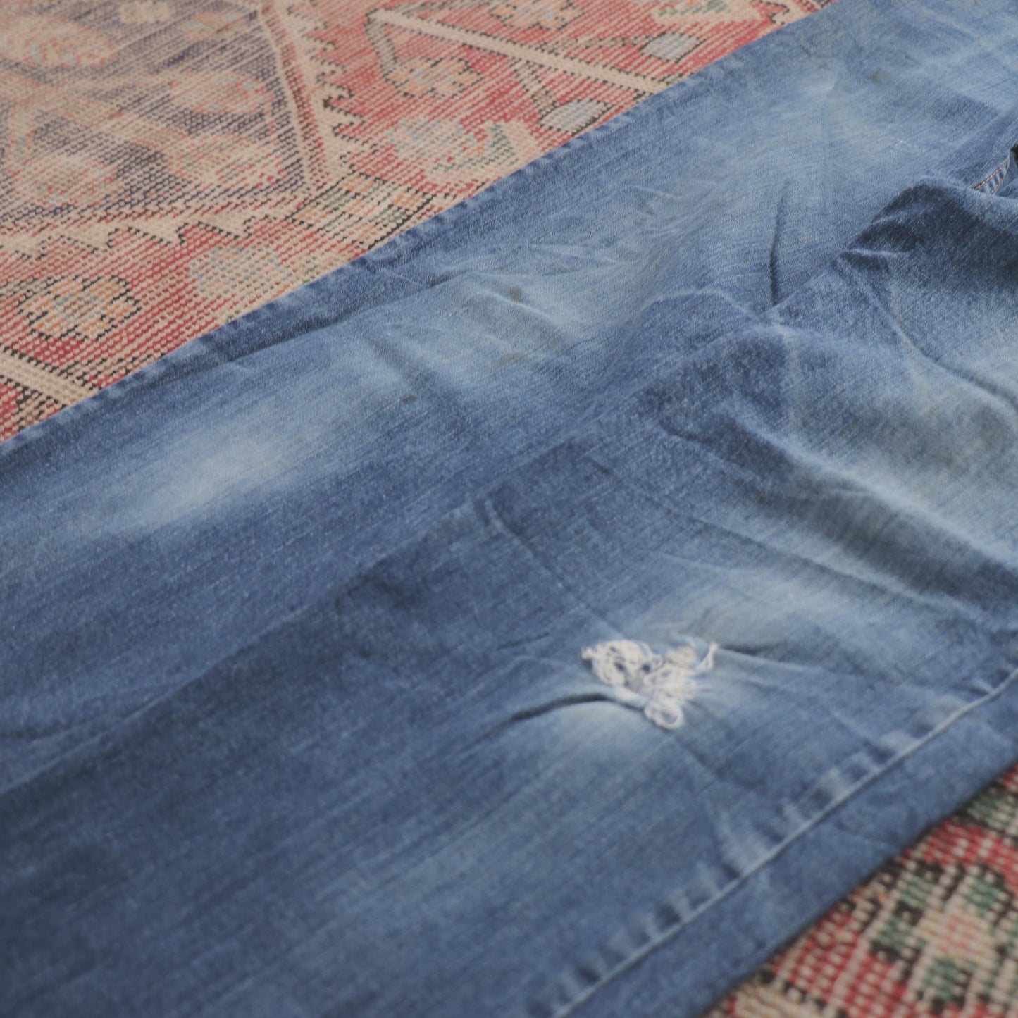 Levi's 514 W32 L30 Straight Leg Classic Ripped Style Blue Denim Jeans