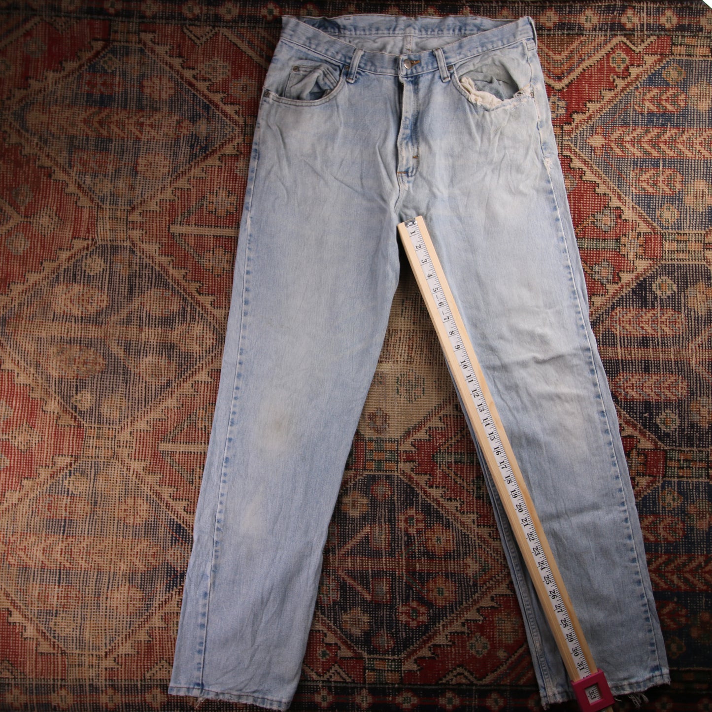 Wrangler W24 L33 Straight Leg Classic Ripped Style Blue Denim Jeans