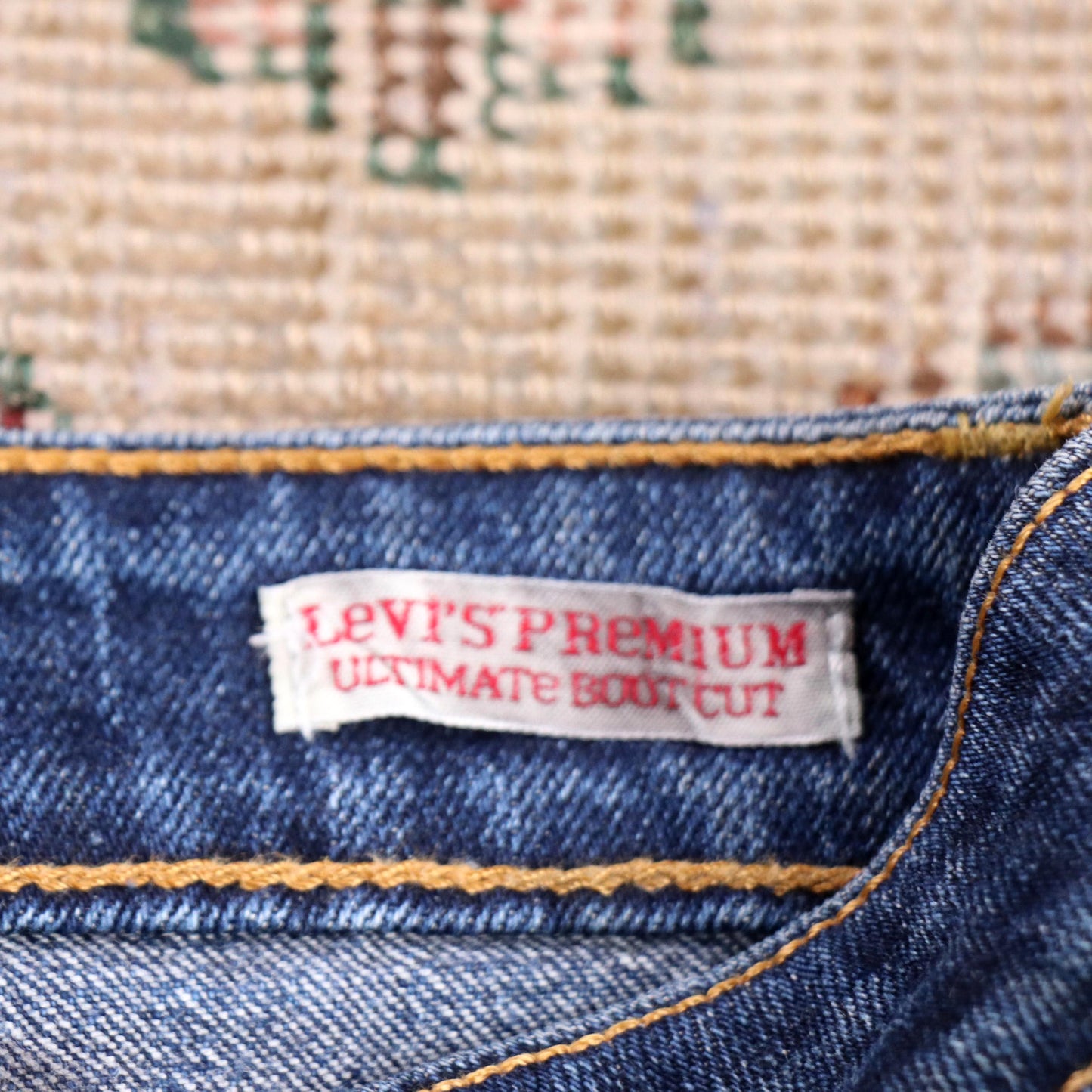 Levi's W28 L32 Flared Blue Denim Jeans