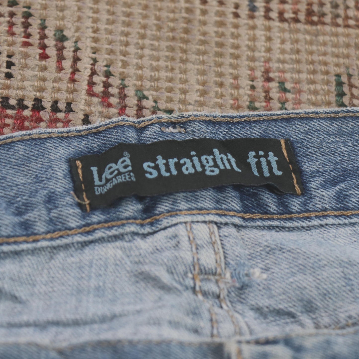 Lee W38 L30 Straight Leg Relaxed Fit Distressed Style Blue Denim Jeans
