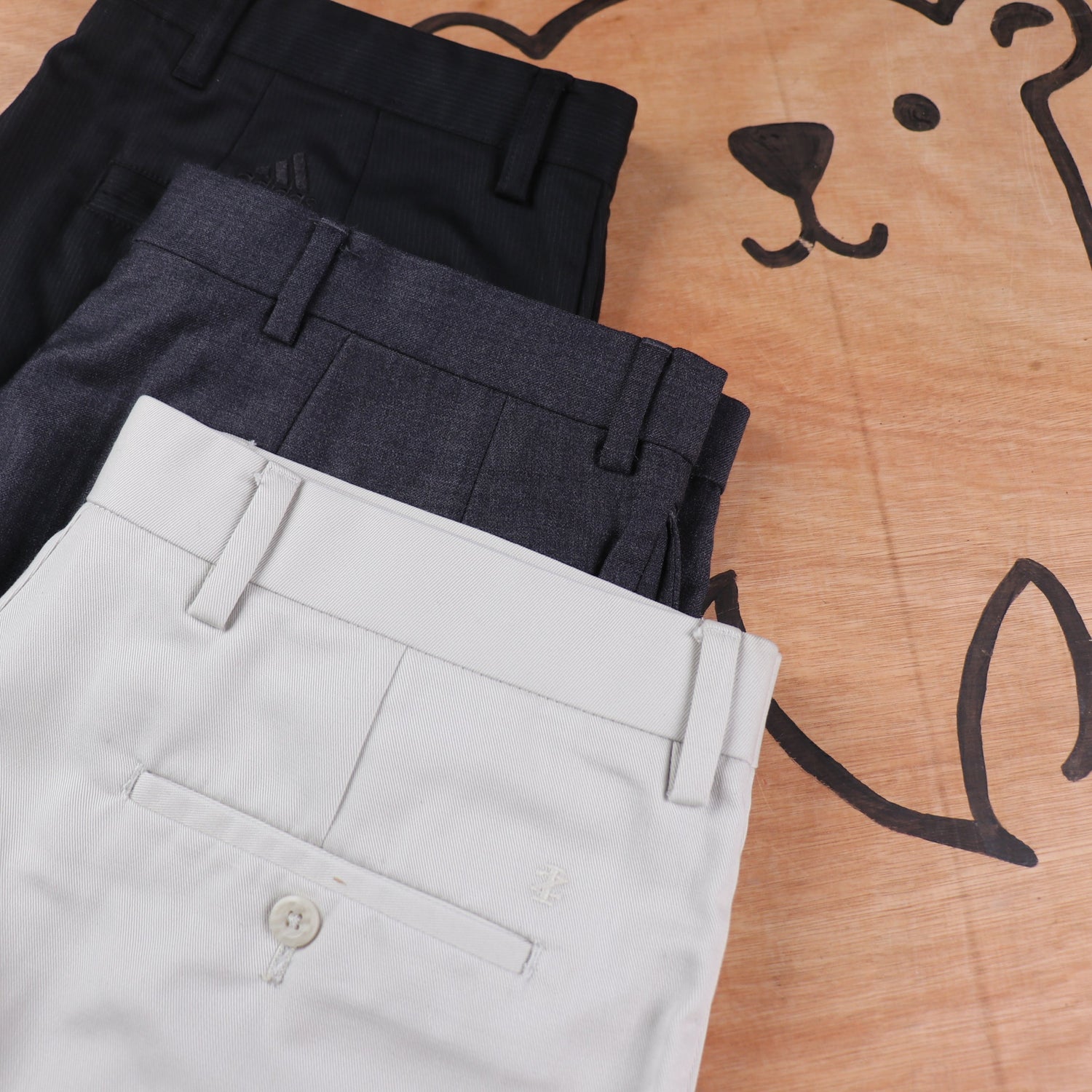 CHINOS