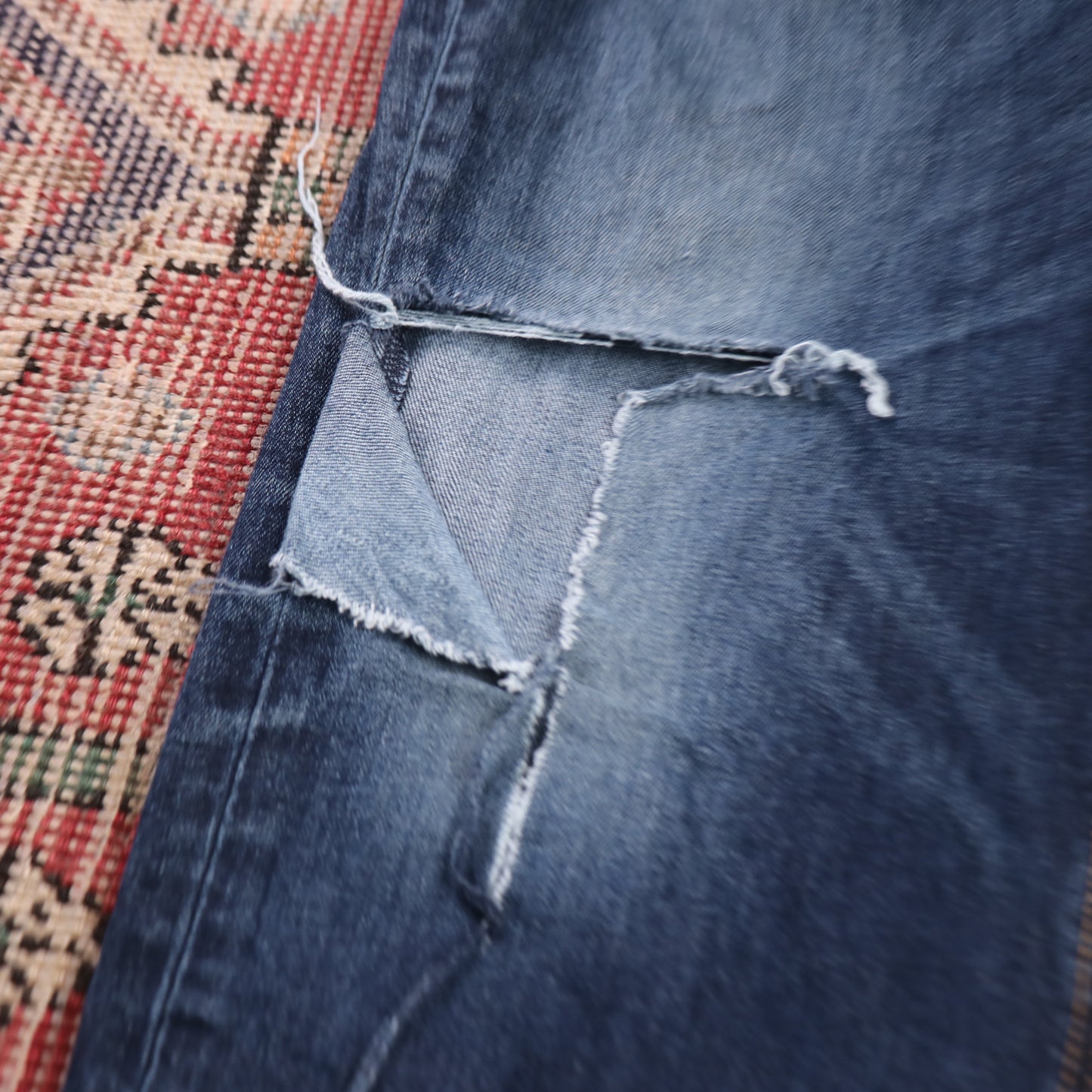 Levi's W36 L30 Straight Leg Classic Ripped Style Blue Denim Jeans