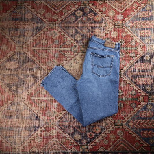 Levi's W34 L30 Straight Classic Ripped Style Blue Denim Jeans