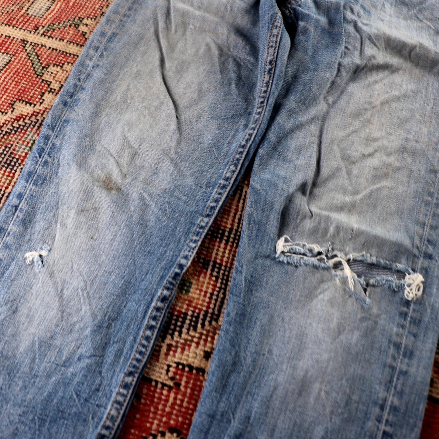 Levi's Red Tab W26 L30 Slim Classic Ripped Style Blue Denim Jeans