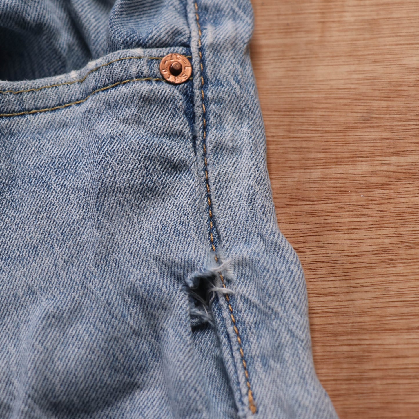 Levi's 501 Red Tab W32 L29 Original Fit Classic Ripped Style Blue Denim Jeans