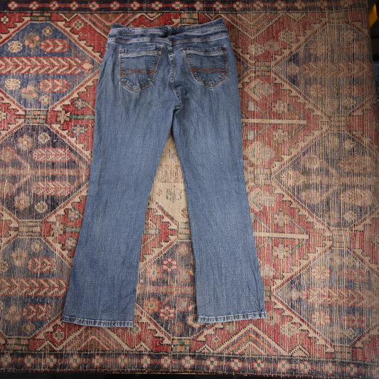 Wrangler W36 L28 Straight Leg Relaxed Fit Blue Denim Jeans