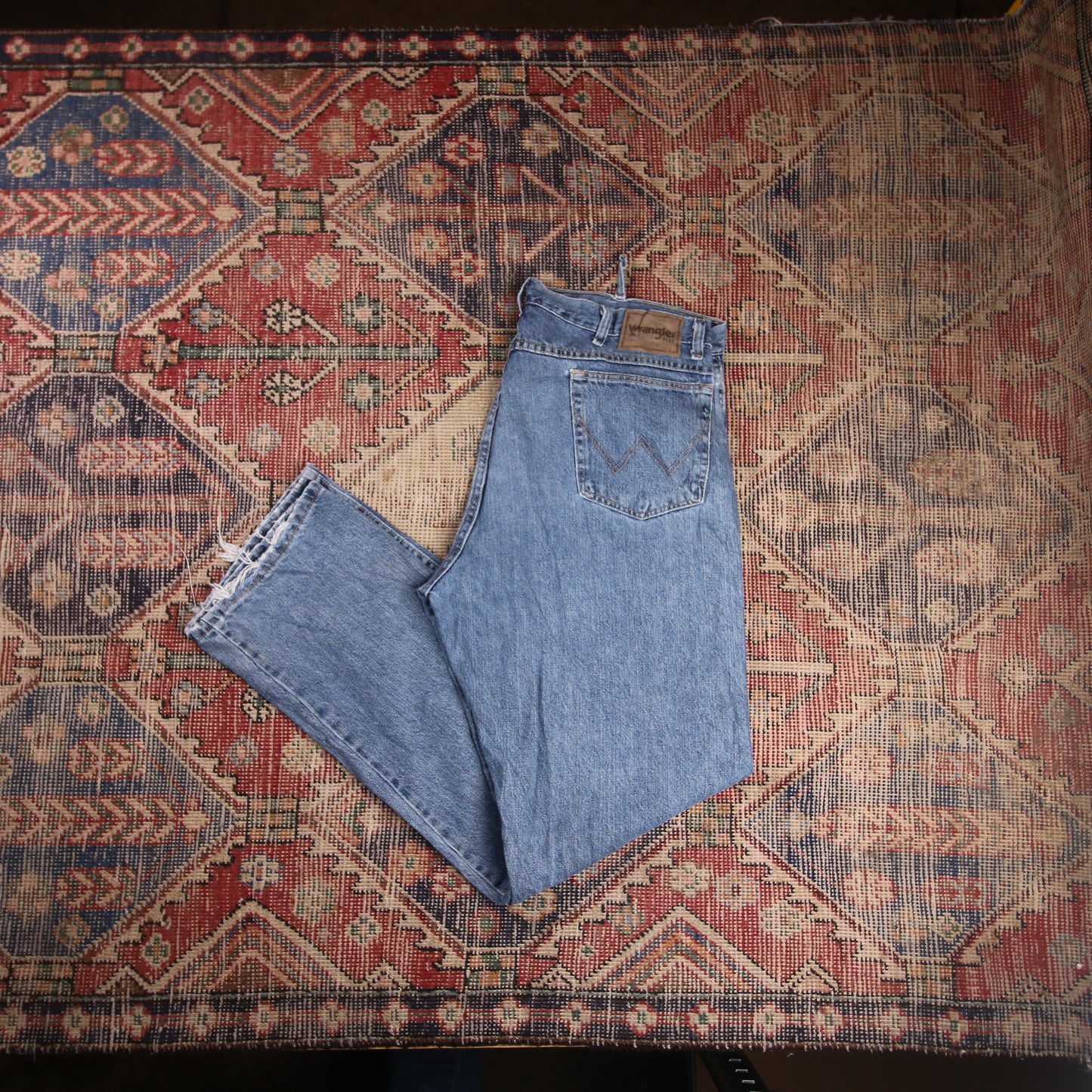 Wrangler W38 L34 Straight Leg Relaxed Fit Blue Denim Jeans
