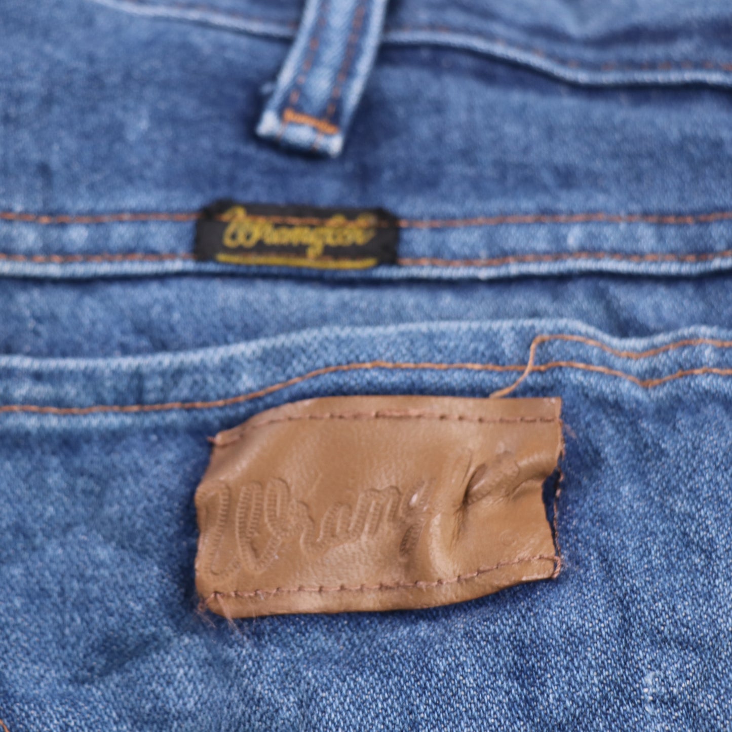 Wrangler W34 L30 Straight Leg Relaxed Fit Blue Denim Jeans