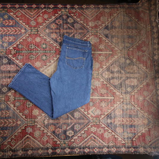 Lee W36 L29 Straight Leg Classic Ripped Style Blue Denim Jeans