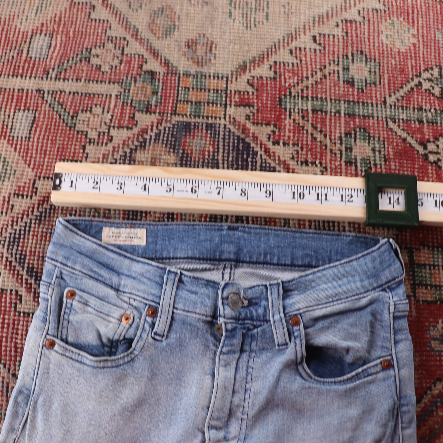 Levi's 519 Red Tab W28 L30 Slim Straight Blue Denim Jeans