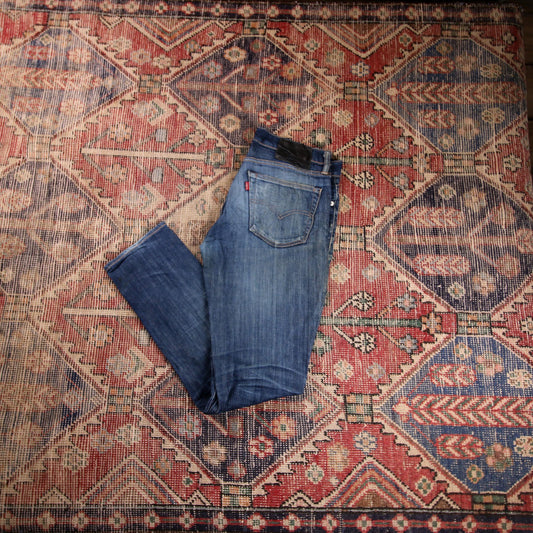 Levi's W32 L30 Straight Leg Classic Ripped Style Blue Denim Jeans