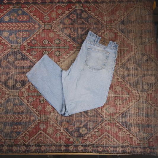 Wrangler W38 L30 Straight Leg Relaxed Fit Blue Denim Jeans