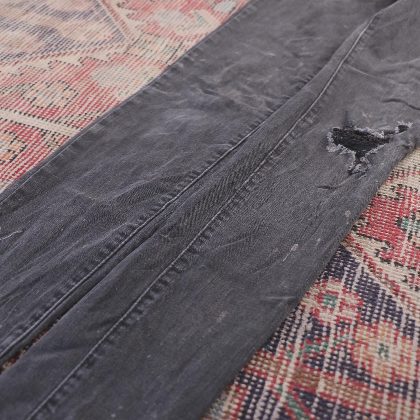 Levi's 711 W30 L31 Skinny Classic Ripped Style Black Denim Jeans