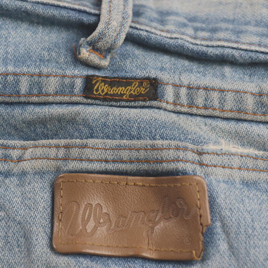 Wrangler W42 L30 Straight Leg Relaxed Fit Classic Ripped Style Blue Denim Jeans