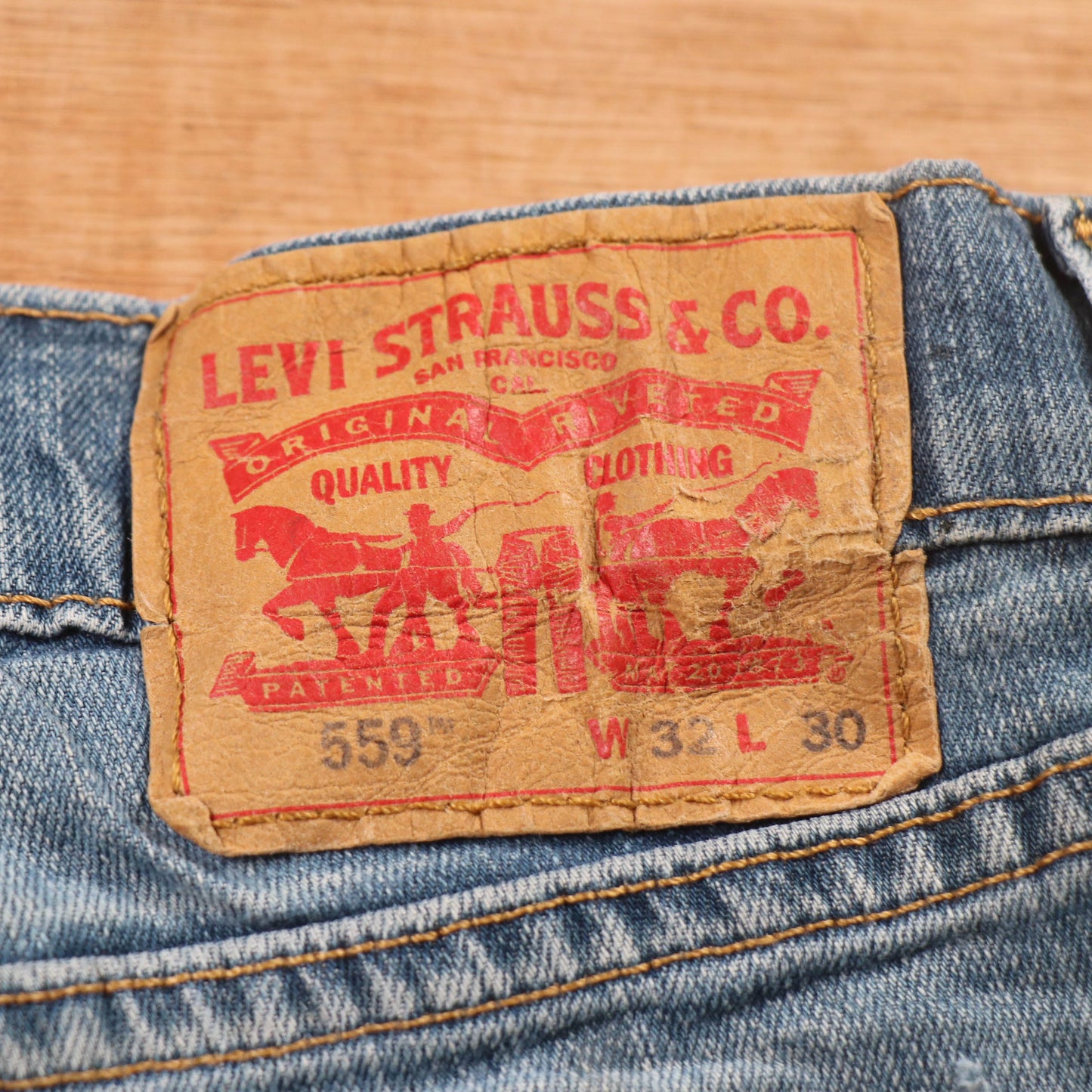 Levi's 559 Red Tab W32 L28 Straight Leg Relaxed Fit Classic Ripped Style Blue De