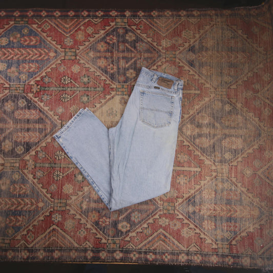 Wrangler W34 L30 Straight Leg Relaxed Fit Blue Denim Jeans