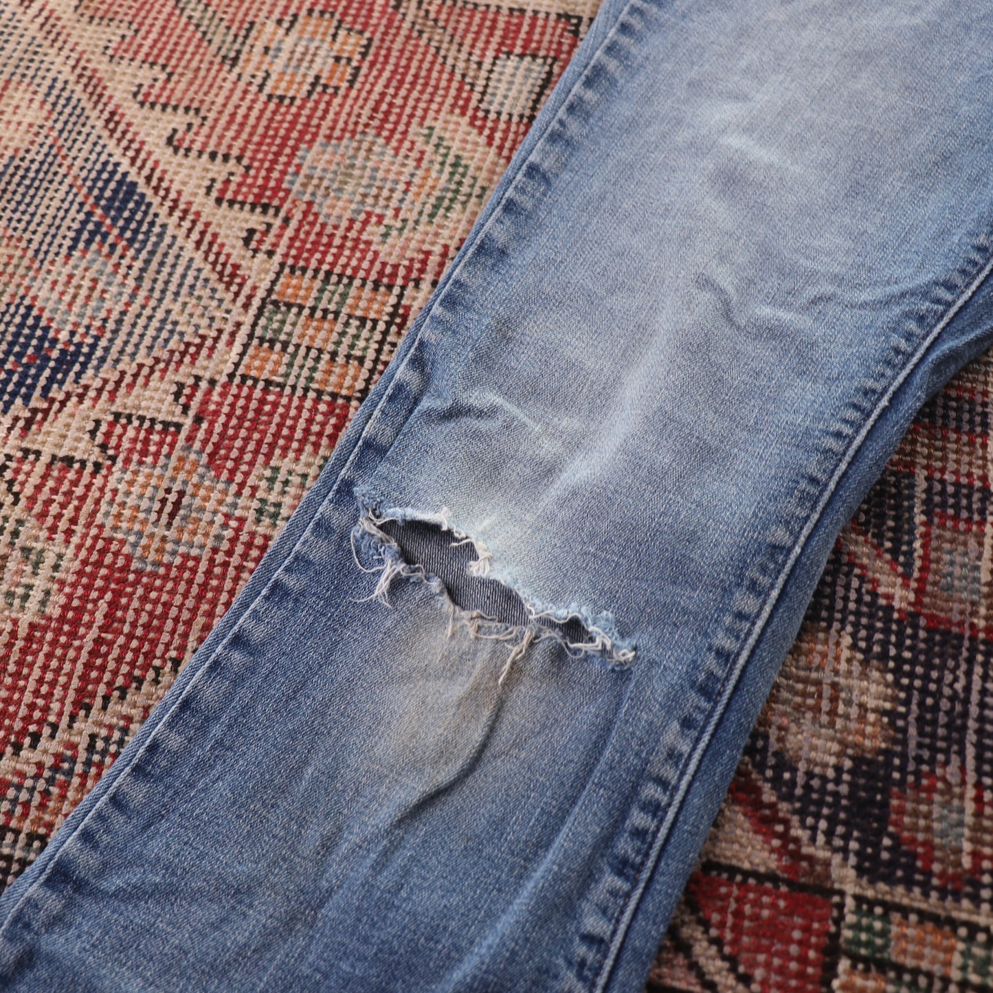 Levi's 501 W28 L30 Original Fit Classic Ripped Style Blue Denim Jeans