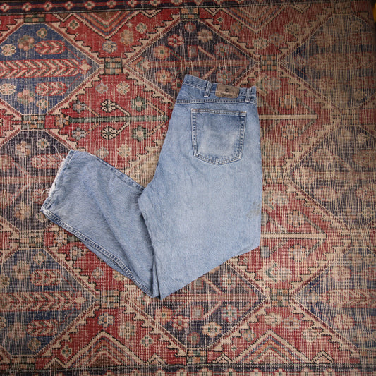 Wrangler W40 L31 Straight Leg Relaxed Fit Blue Denim Jeans
