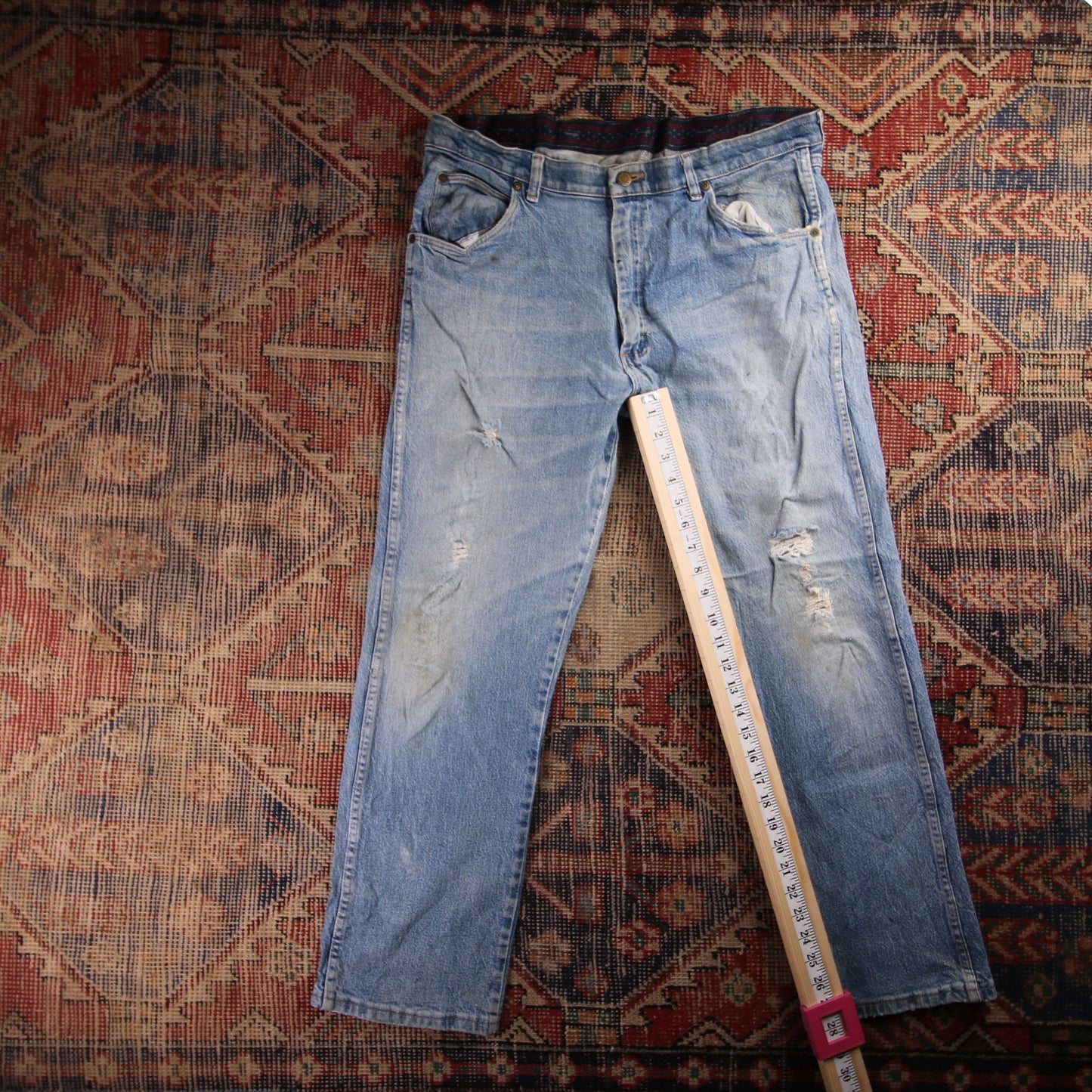 Wrangler W36 L28 Straight Leg Classic Ripped Style Blue Denim Jeans