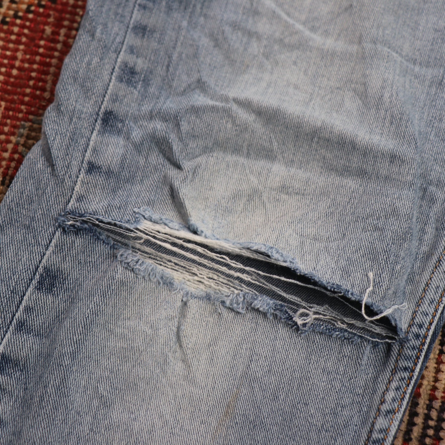 Wrangler W30 L29 Straight Leg Relaxed Fit Classic Ripped Style Blue Denim Jeans