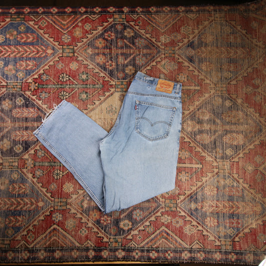 Levi's 550 W36 L32 Tapered Leg Relaxed Fit Classic Ripped Style Blue Denim Jeans