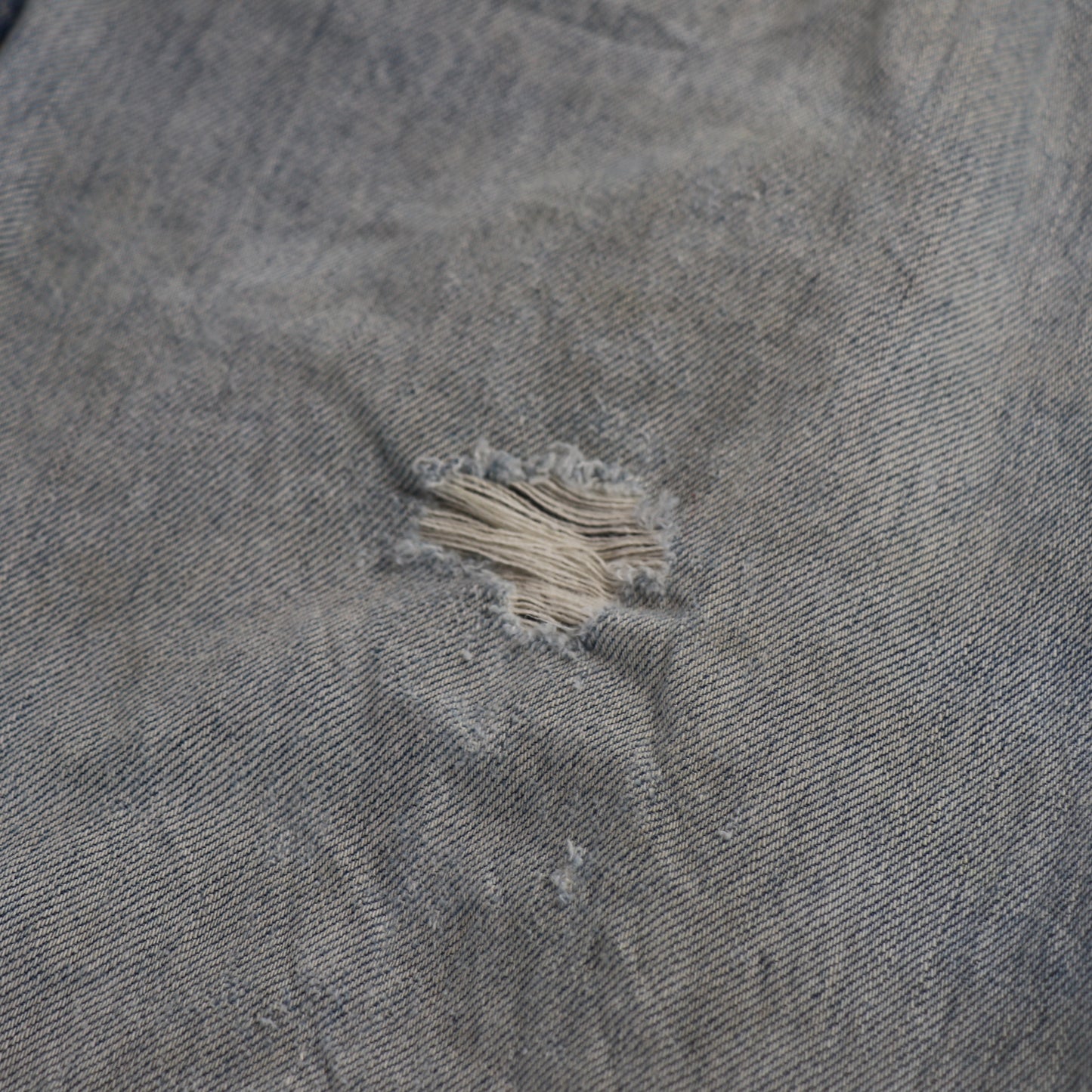 Levi's 550 W34 L26 Tapered Leg Relaxed Fit Distressed Style Blue Denim Jeans