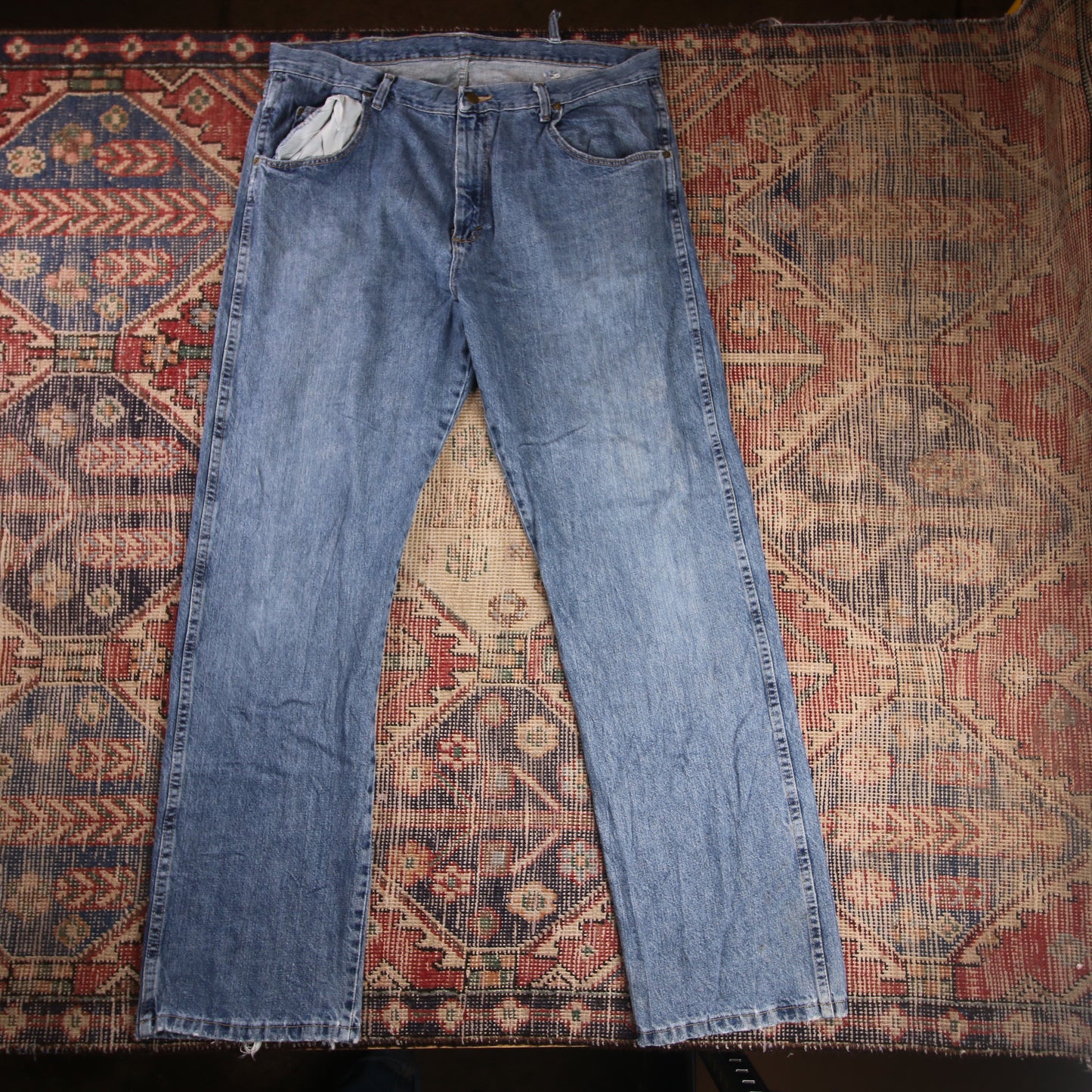 Wrangler W38 L34 Straight Leg Relaxed Fit Blue Denim Jeans