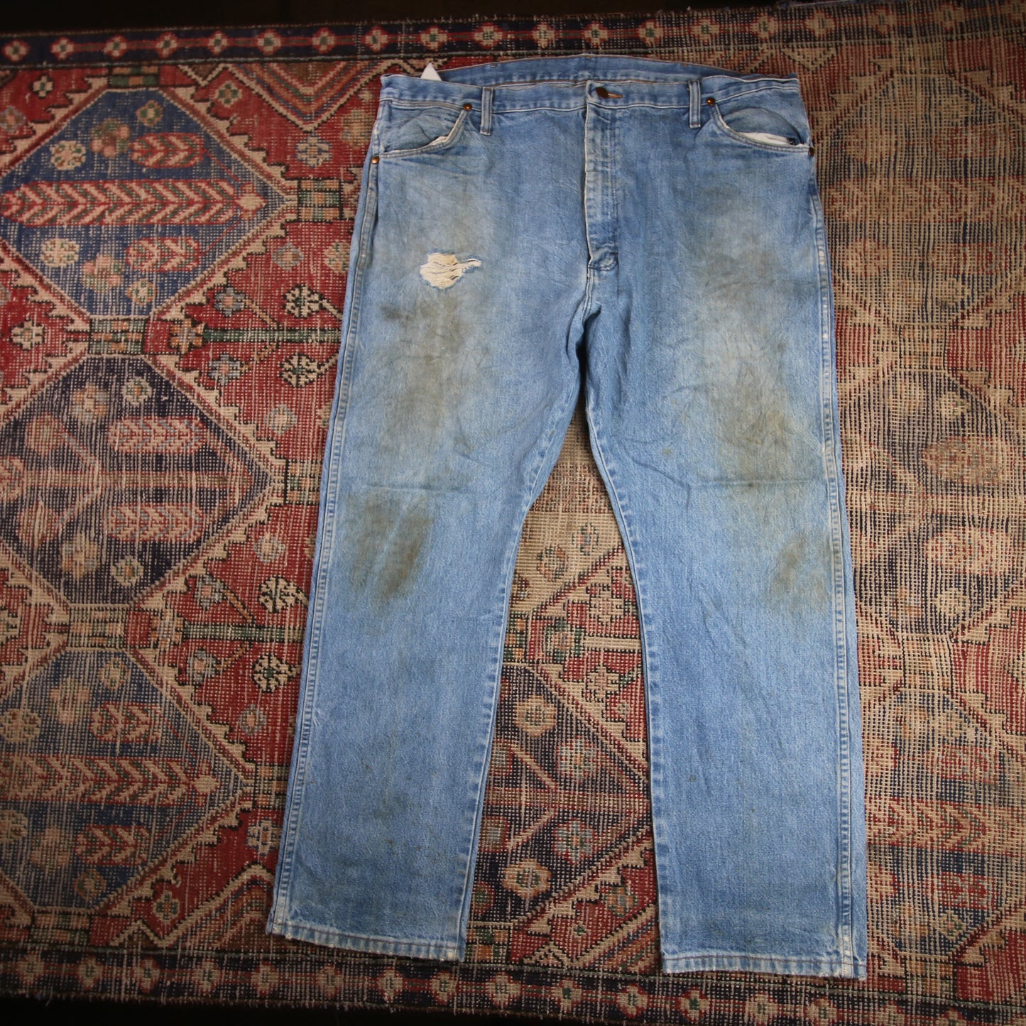 Wrangler W40 L29 Straight Leg Loose Fit Distressed Style Blue Denim Jeans