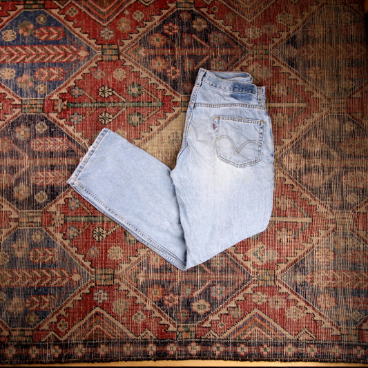 Levi's W34 L30 Straight Leg Relaxed Fit Classic Ripped Style Blue Denim Jeans
