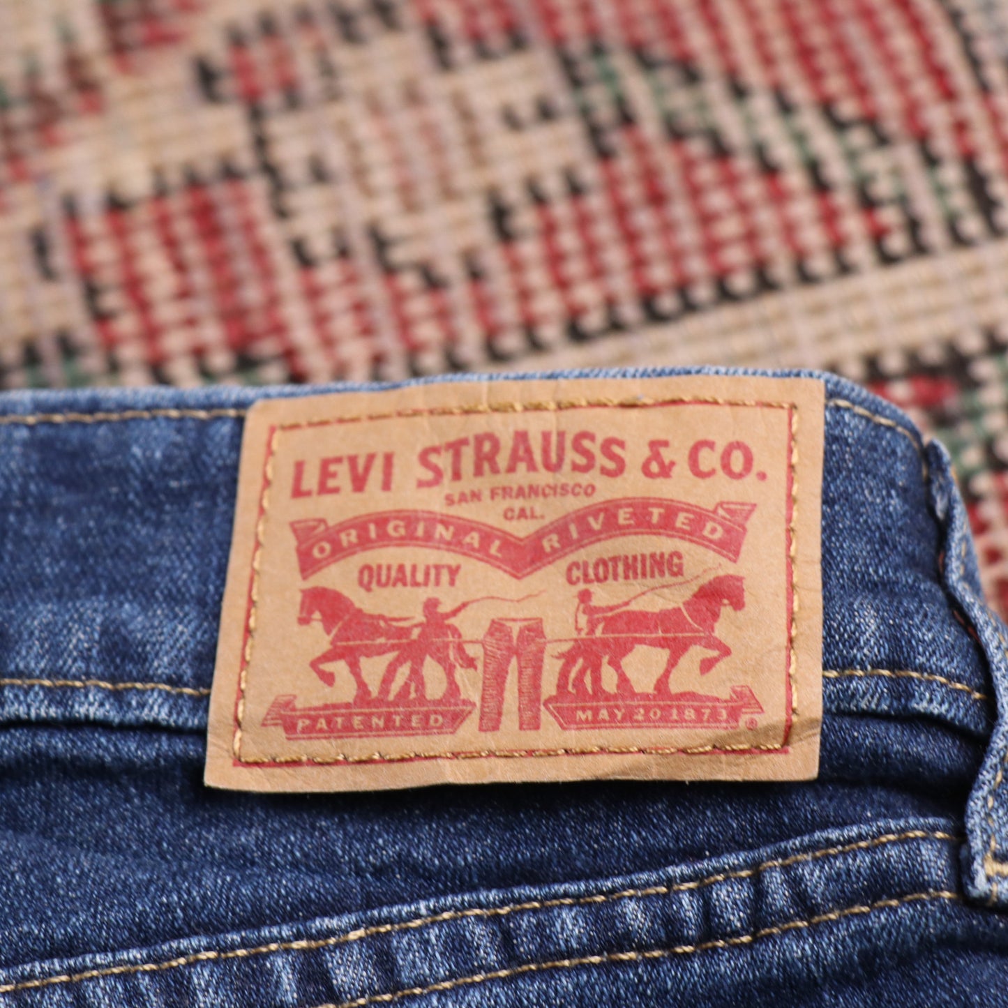 Levi's 711 W24 L28 Skinny Classic Ripped Style Blue Denim Jeans