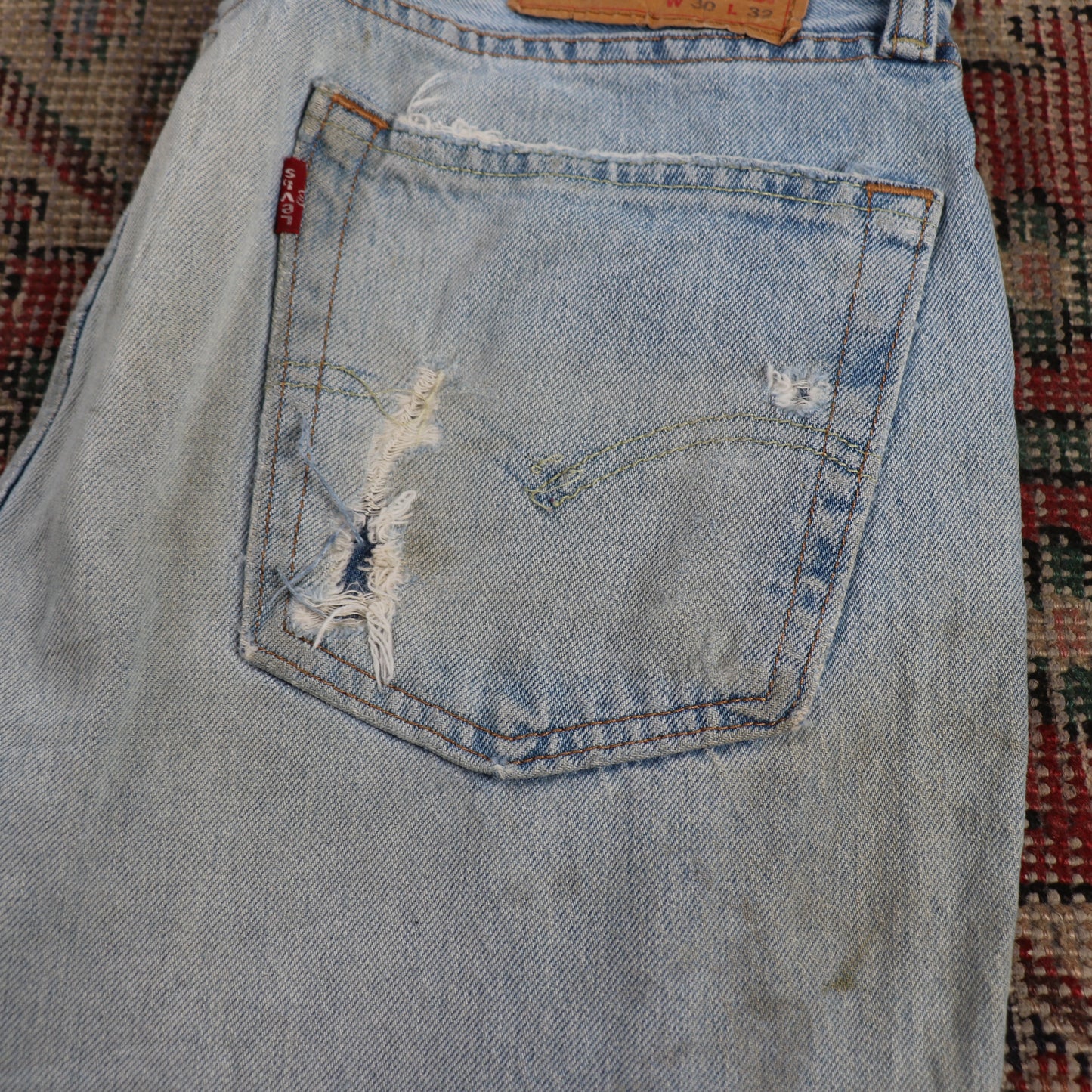 Levi's 514 W30 L32 Straight Leg Classic Ripped Style Blue Denim Jeans