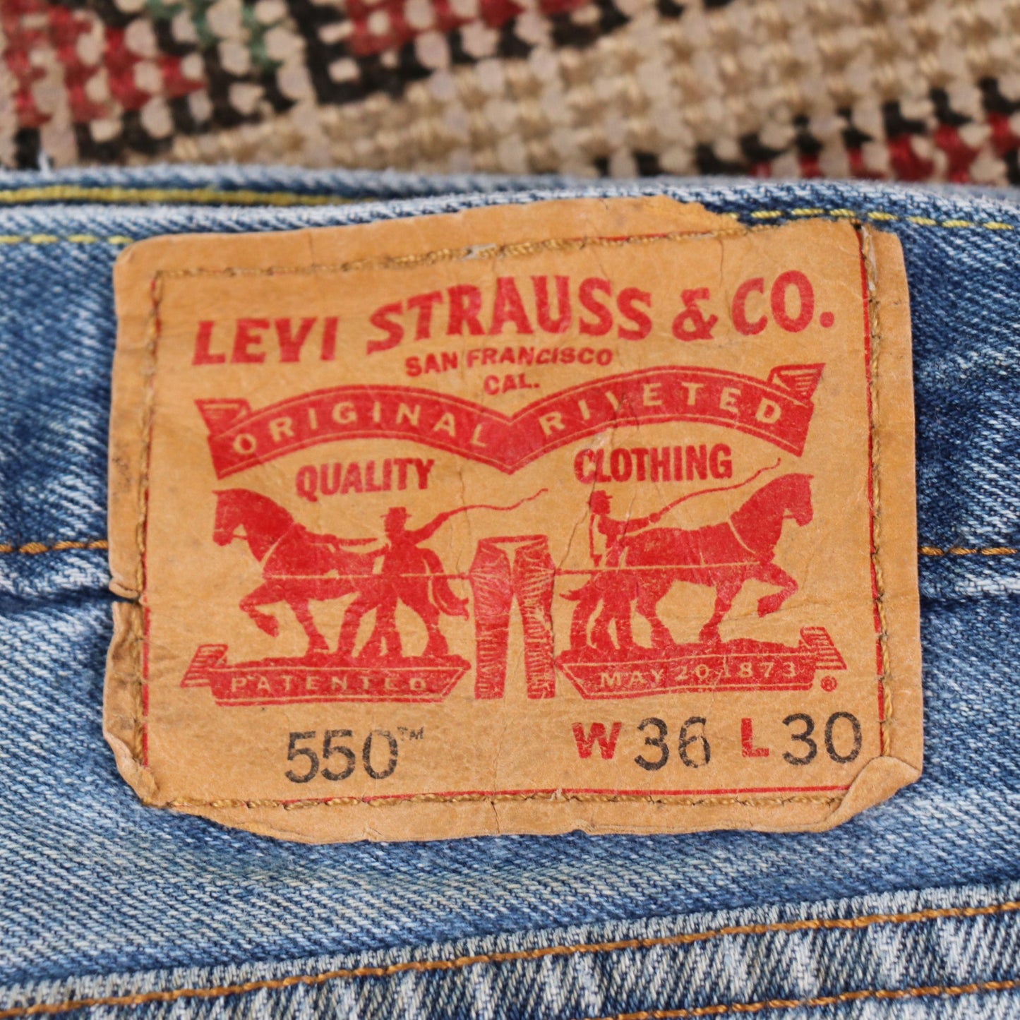 Levi's 550 W34 L28 Tapered Leg Relaxed Fit Classic Ripped Style Blue Denim Jeans