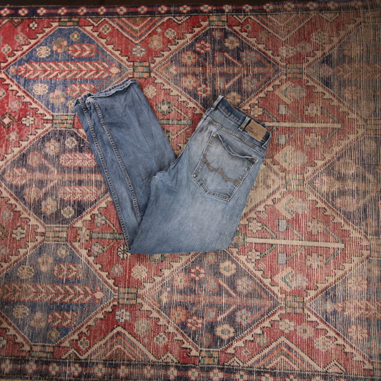 Wrangler W34 L31 Straight Leg Slim Fit Classic Ripped Style Blue Denim Jeans