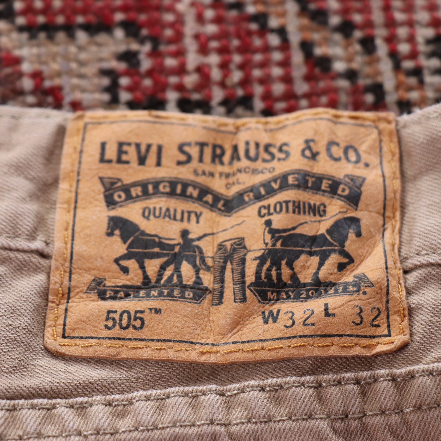Levi's 505 W26 L29 Straight Leg Regular Fit Distressed Style Beige Denim Jeans