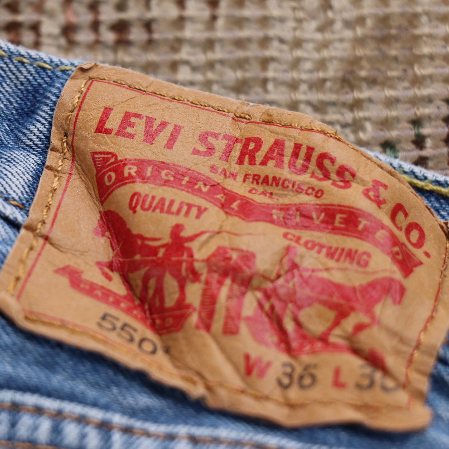 Levi's 550 W34 L28 Tapered Leg Relaxed Fit Classic Ripped Style Blue Denim Jeans