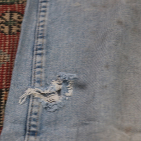 Wrangler W34 L31 Straight Leg Loose Fit Distressed Style Blue Denim Jeans