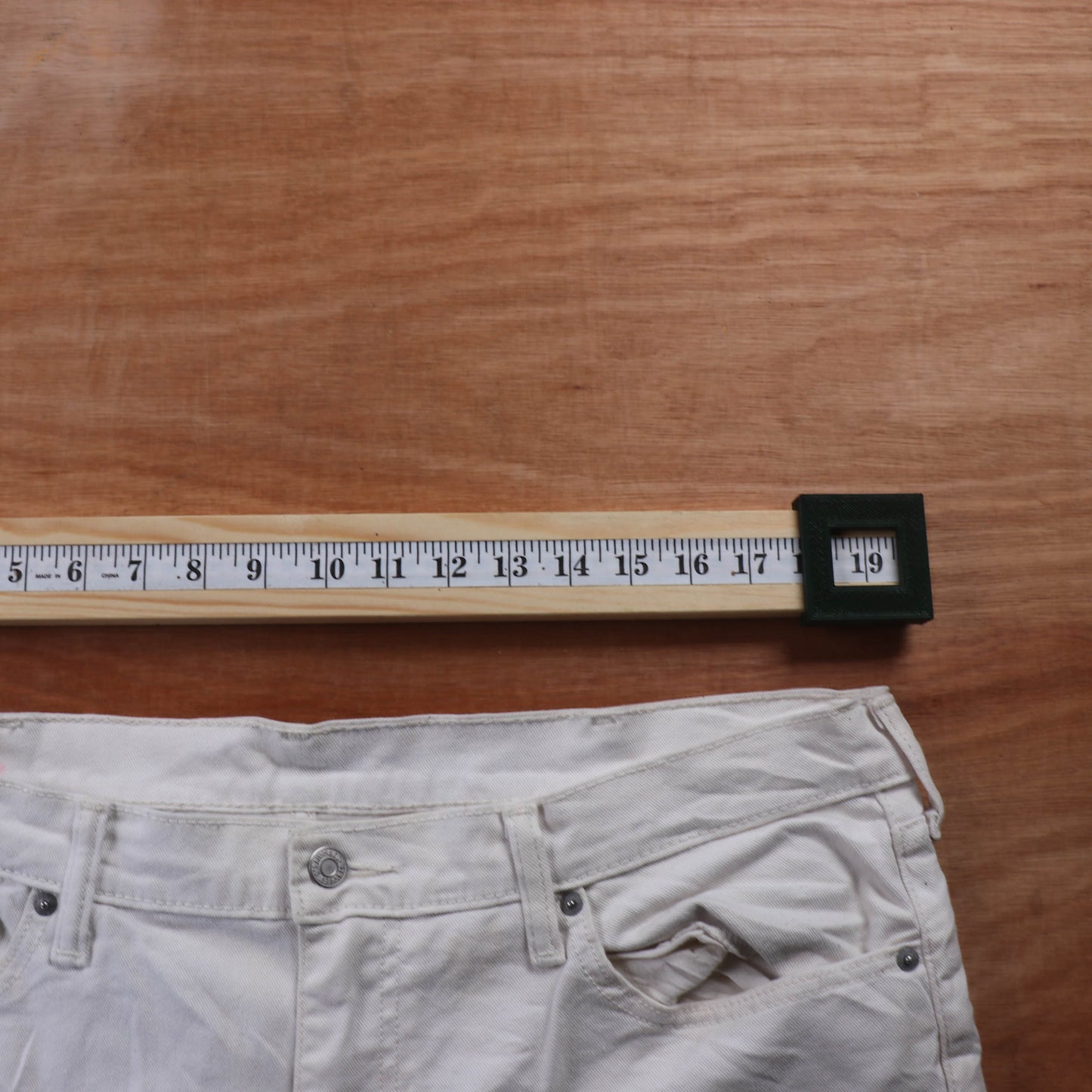 Levi's 541 Red Tab W38 L30 Tapered Leg White Denim Jeans