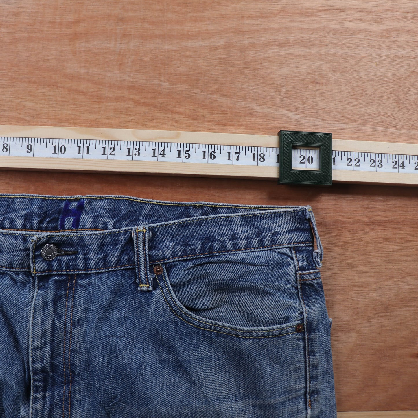 Levi's Red Tab W40 L29 Relaxed Blue Denim Jeans