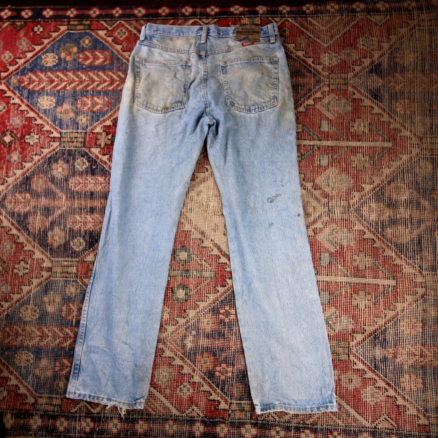 Wrangler W32 L30 Straight Leg Relaxed Fit Classic Ripped Style Blue Denim Jeans