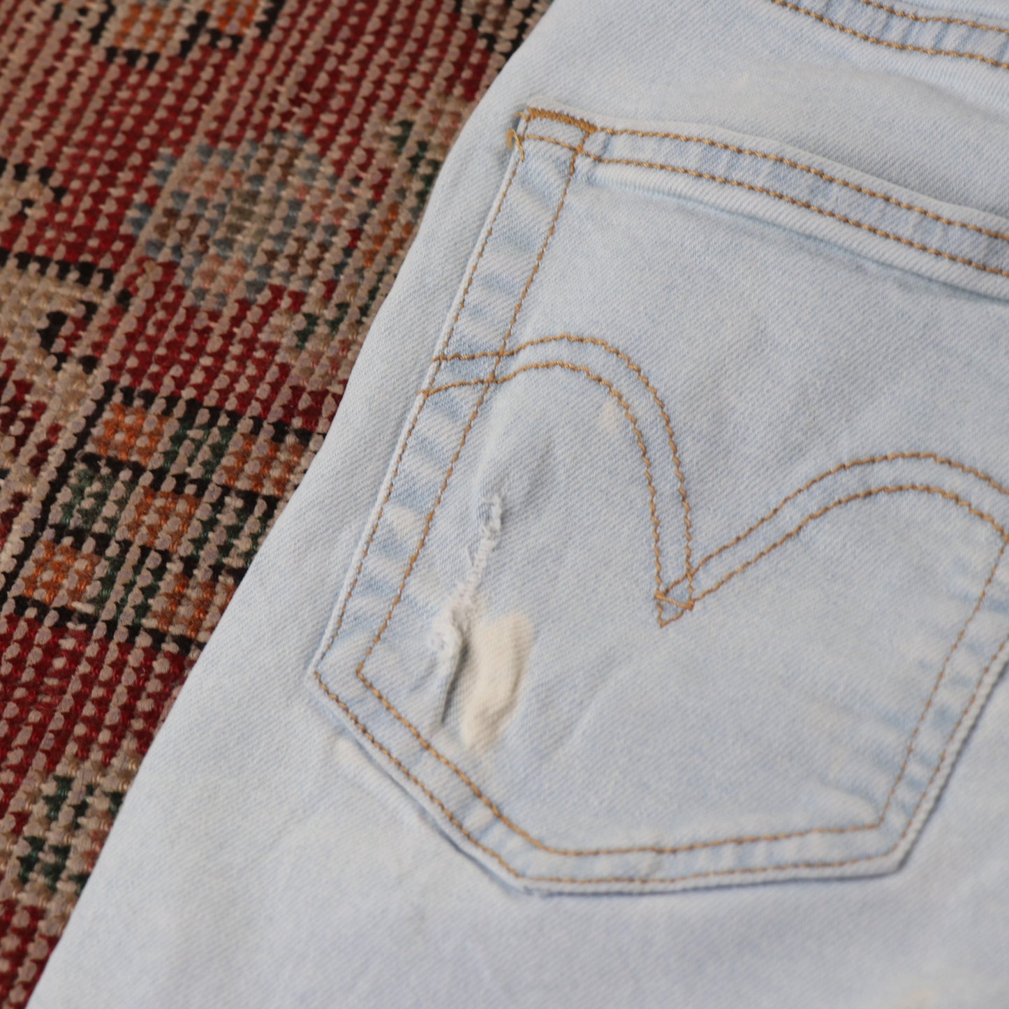 Levi's W26 L26 Straight Leg Classic Ripped Style Blue Denim Jeans