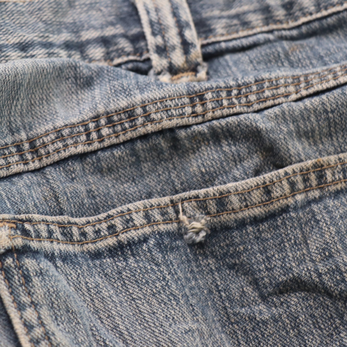 Wrangler W38 L30 Relaxed Classic Ripped Style Blue Denim Jeans