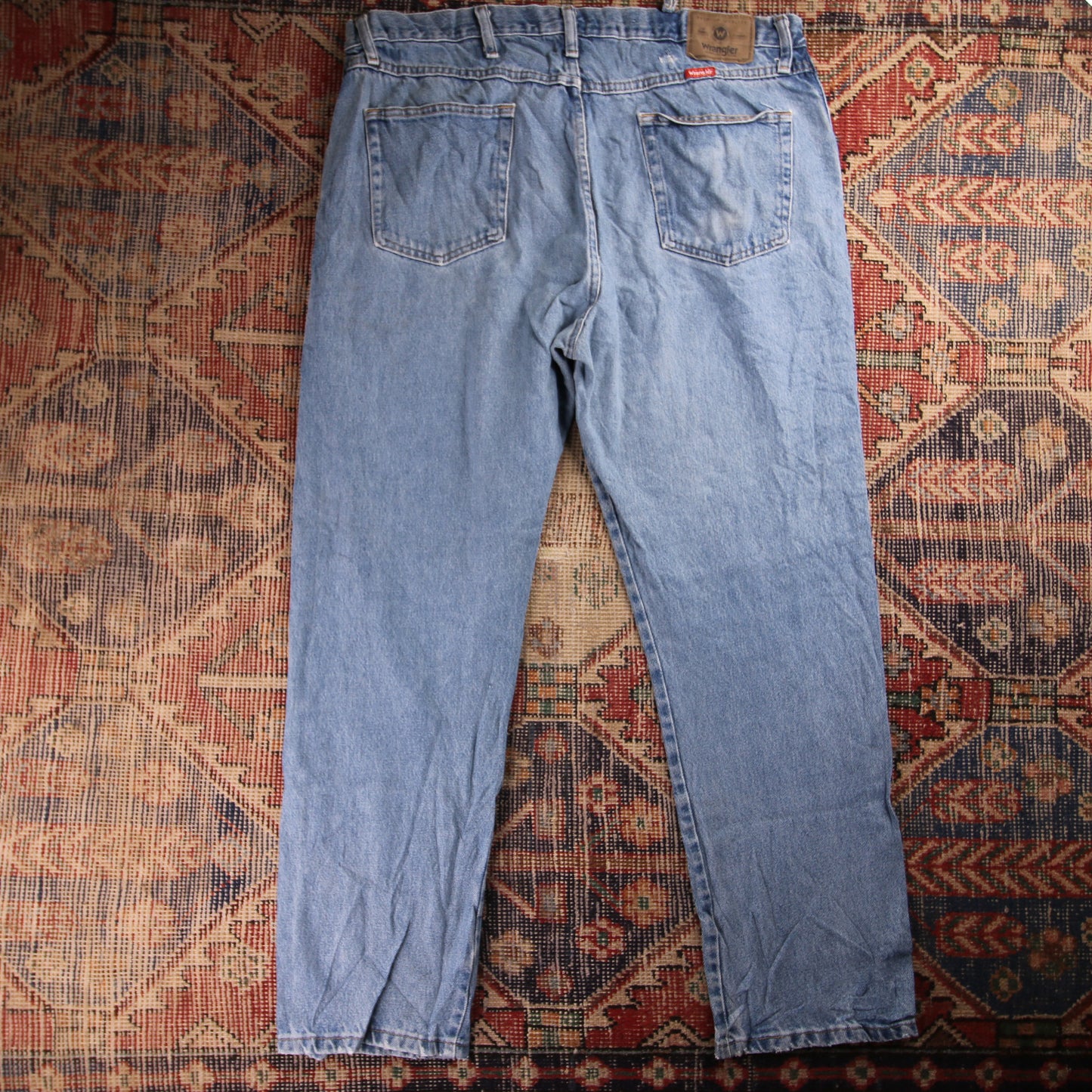 Wrangler W38 L30 Relaxed Classic Ripped Style Blue Denim Jeans