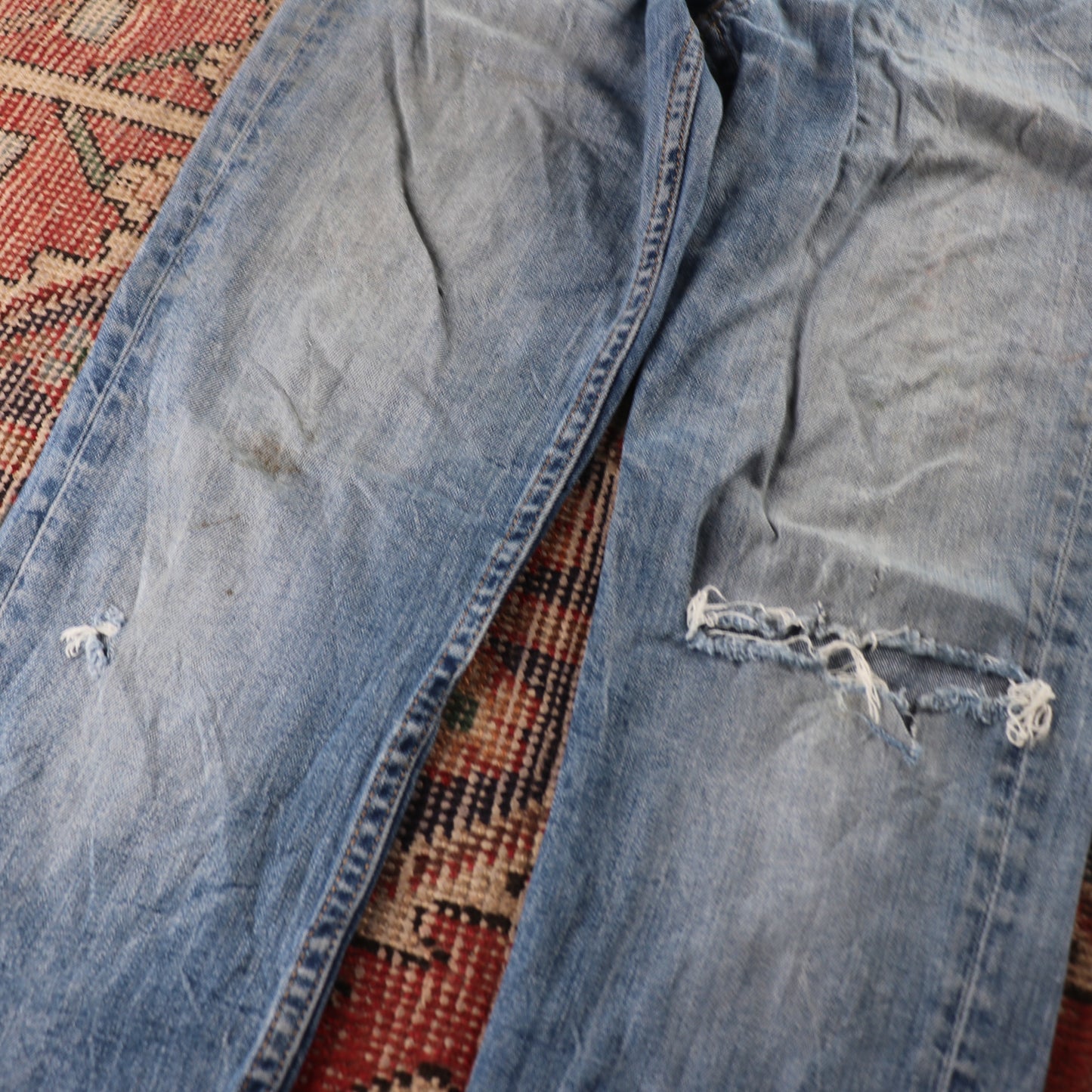 Levi's Red Tab W26 L30 Slim Classic Ripped Style Blue Denim Jeans