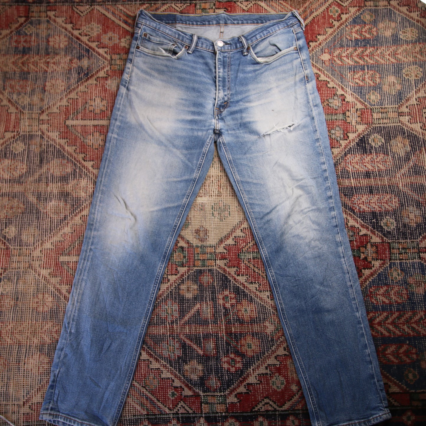 Levi's 541 W38 L31 Tapered Leg Classic Ripped Style Blue Denim Jeans