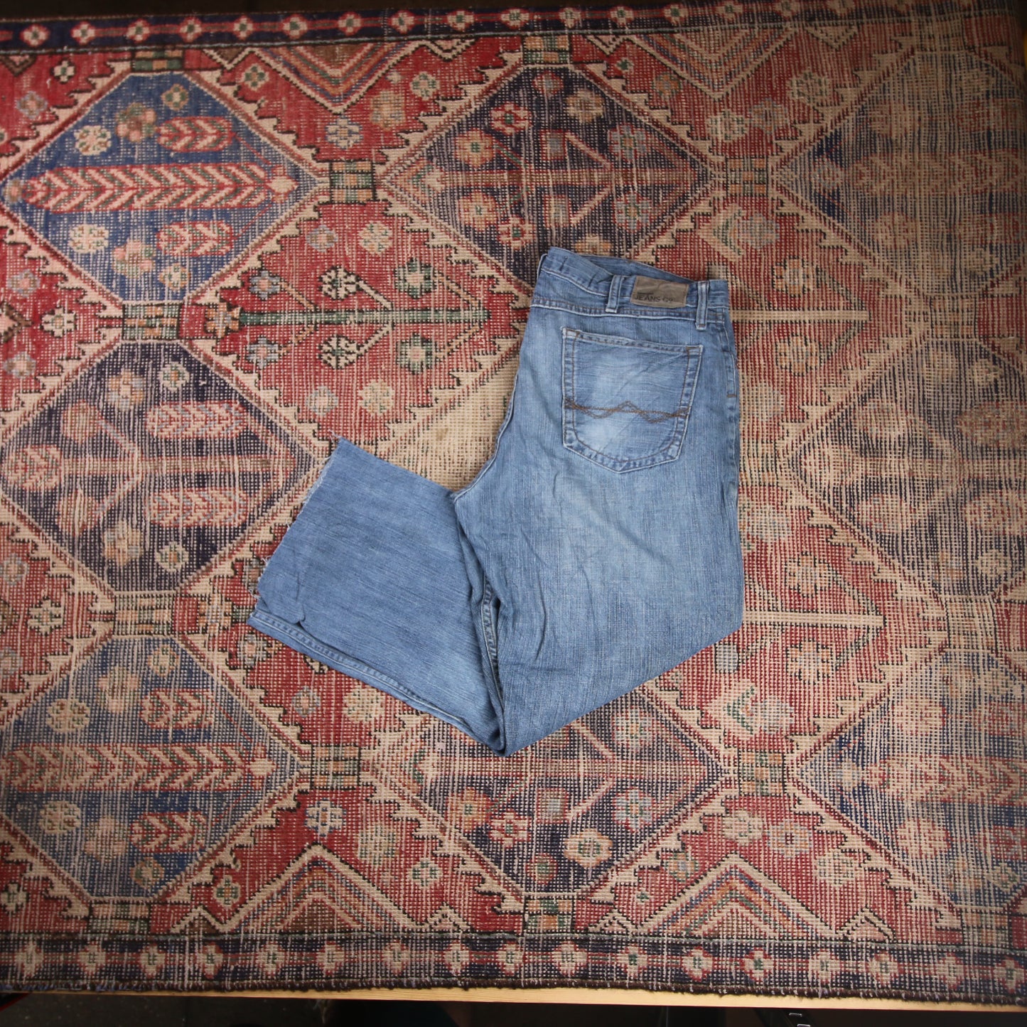 Wrangler W34 L27 Straight Leg Relaxed Fit Classic Ripped Style Blue Denim Jeans