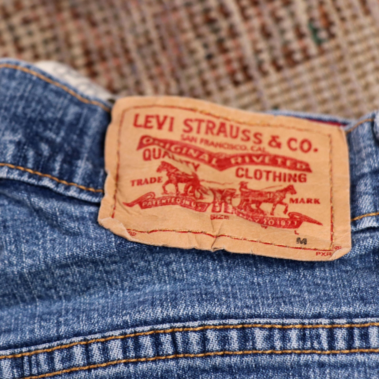 Levi's 550 W26 L30 Tapered Leg Relaxed Fit Blue Denim Jeans
