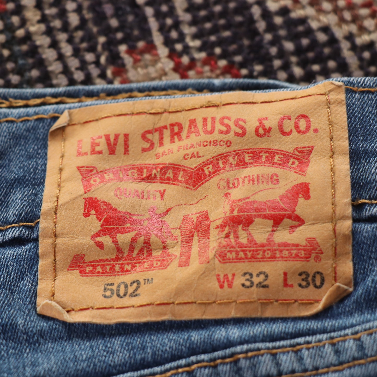 Levi's 502 Red Tab W32 L28 Tapered Leg Regular Fit Classic Ripped Style Blue Den