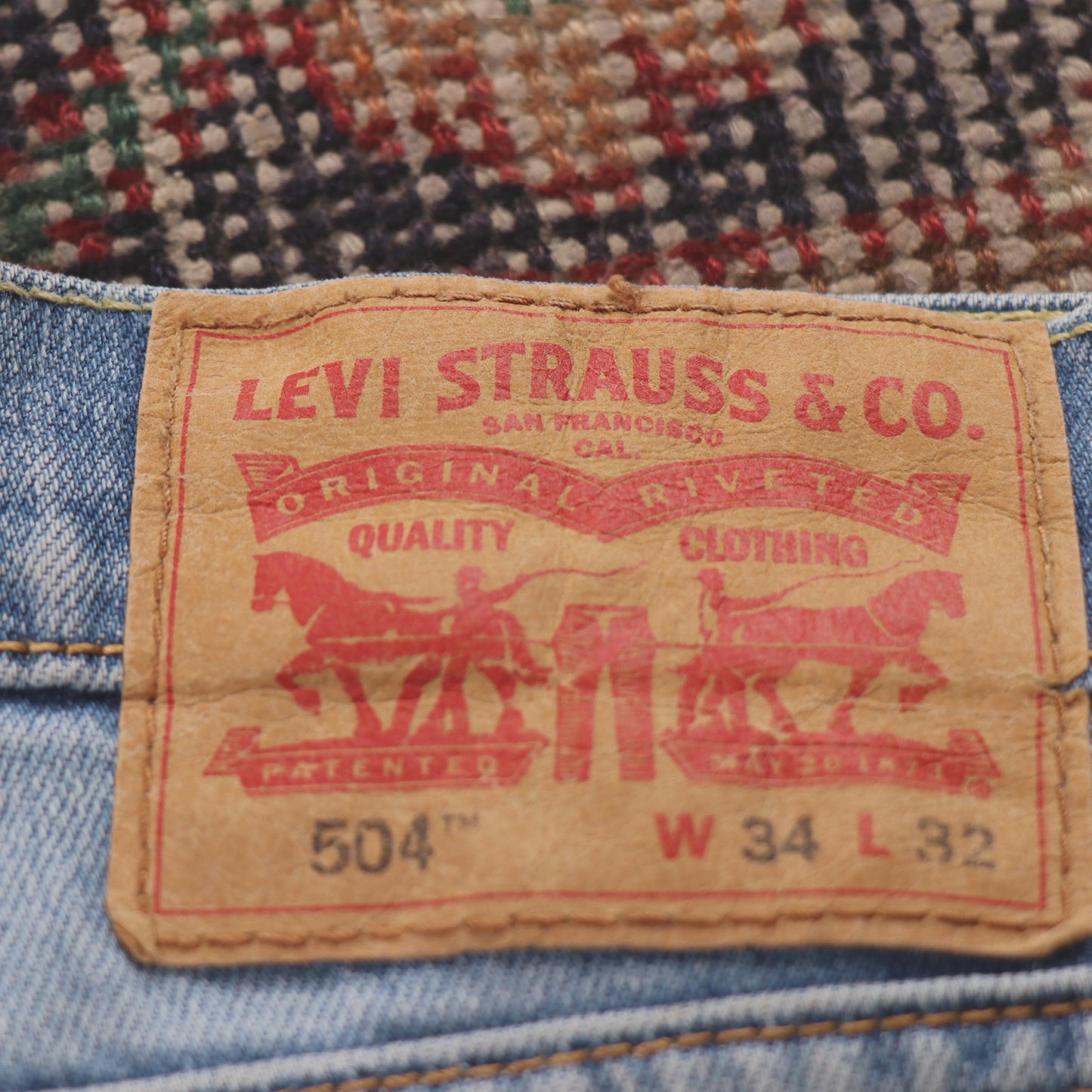 Levi's 504 W36 L29 Straight Leg Regular Fit Classic Ripped Style Blue Denim Jean
