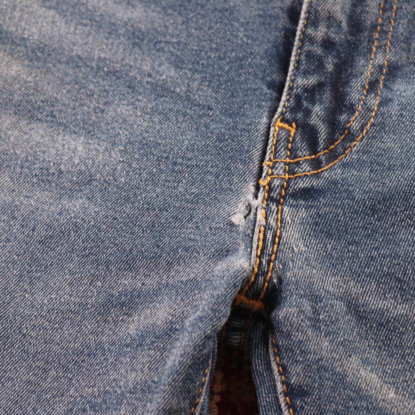 Levi's 519 Red Tab W28 L30 Slim Blue Denim Jeans